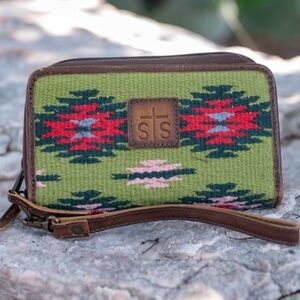 NWT - Baja Dreams Kacy Organizer - by STS - small residue area inside - see pic